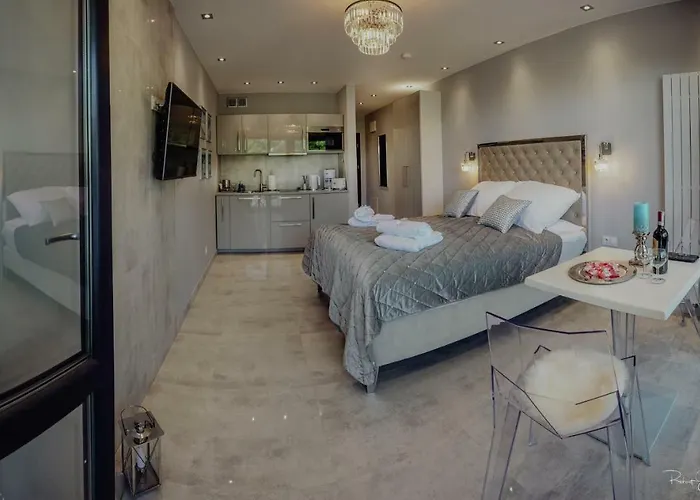 Διαμέρισμα Silence Triventi Cristal *