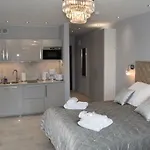 Silence Triventi Cristal Apartment *