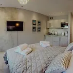 Apartment Silence Triventi Cristal